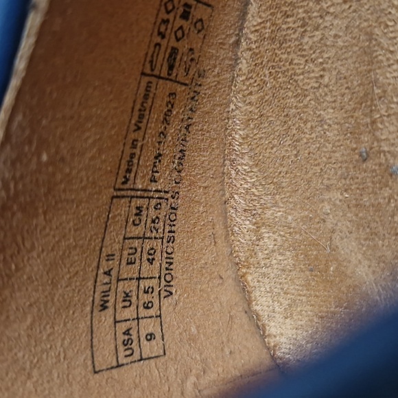 Vionic flats in denim color - Picture 6 of 9